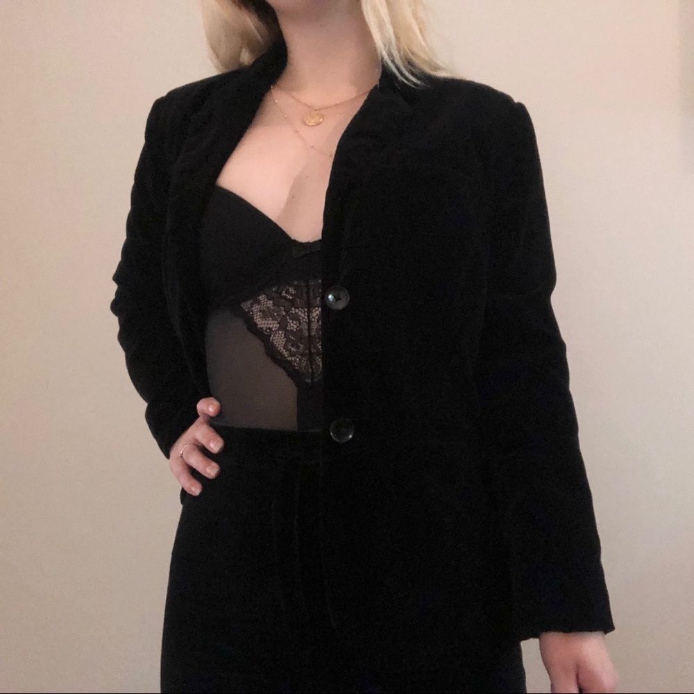 *SOLD* Tommy Hilfiger Black Velvet Blazer Jacket - Picture 2 of 8